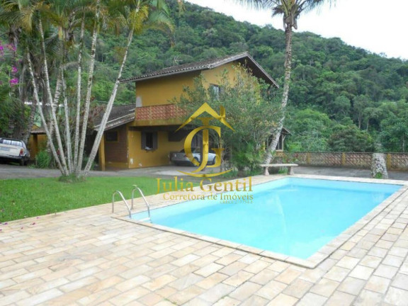Sobrado com 5 Quartos à Venda, 300 m²