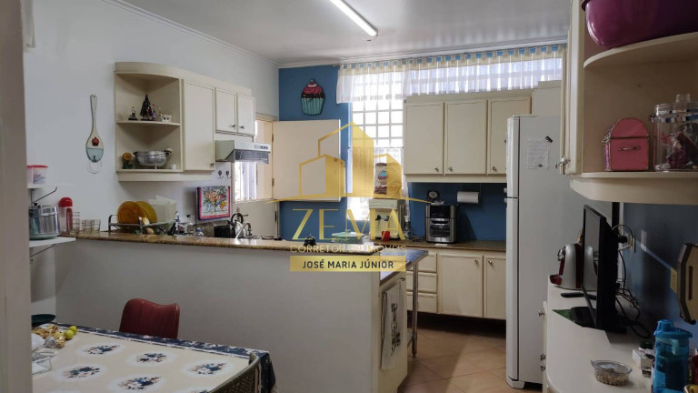 Imagem Casa com 3 Quartos à Venda, 250 m² em Vila Oliveira - Mogi Das Cruzes