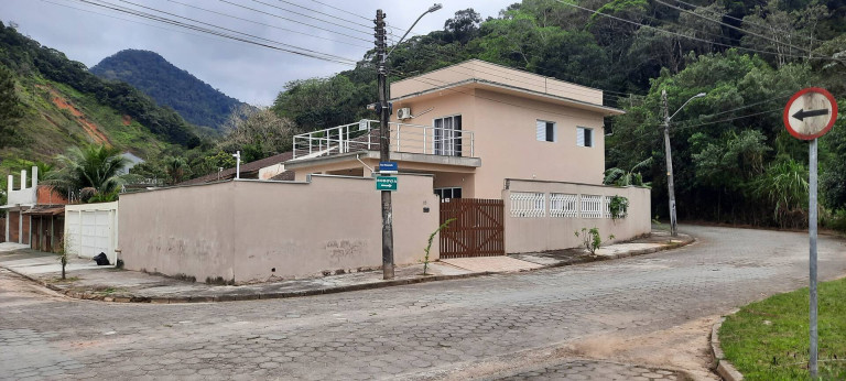 Imagem Casa com 3 Quartos à Venda, 180 m² em Massaguaçu - Caraguatatuba