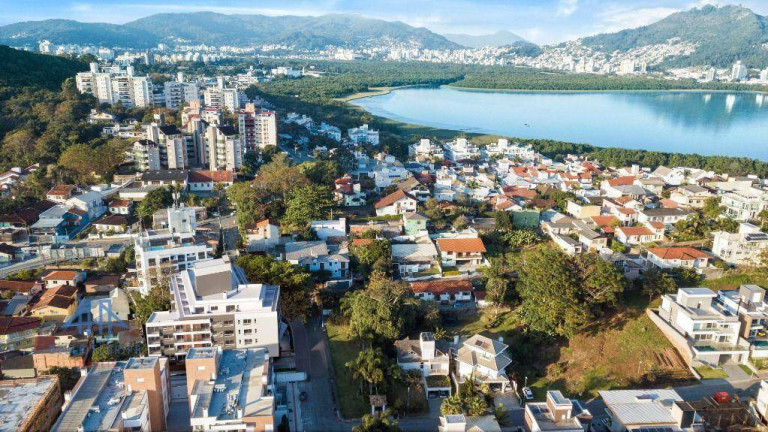 Imagem Imóvel com 3 Quartos à Venda, 126 m² em João Paulo - Florianópolis Imagem Imóvel com 3 Quartos à Venda, 126 m² em João Paulo - Florianópolis