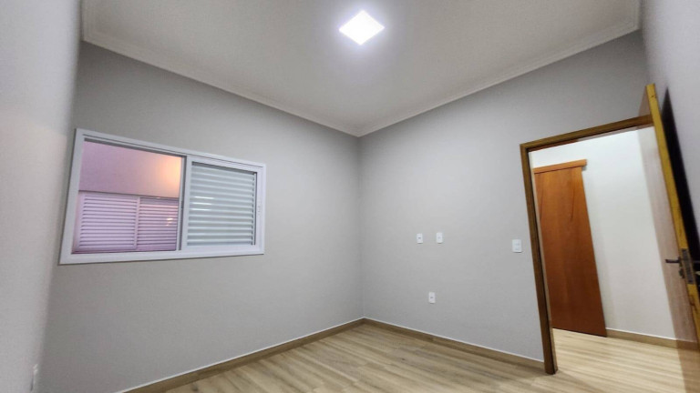 Imagem Casa com 3 Quartos à Venda, 157 m² em Botucatu