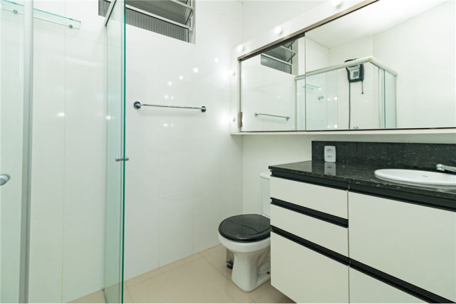 Imagem Imóvel com 2 Quartos à Venda, 68 m² em Centro Histórico - Porto Alegre Imagem Imóvel com 2 Quartos à Venda, 68 m² em Centro Histórico - Porto Alegre