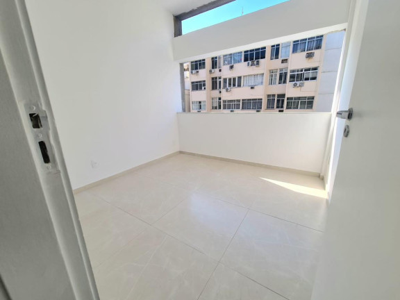 Imagem Apartamento com 2 Quartos à Venda, 60 m² em Copacabana - Rio De Janeiro