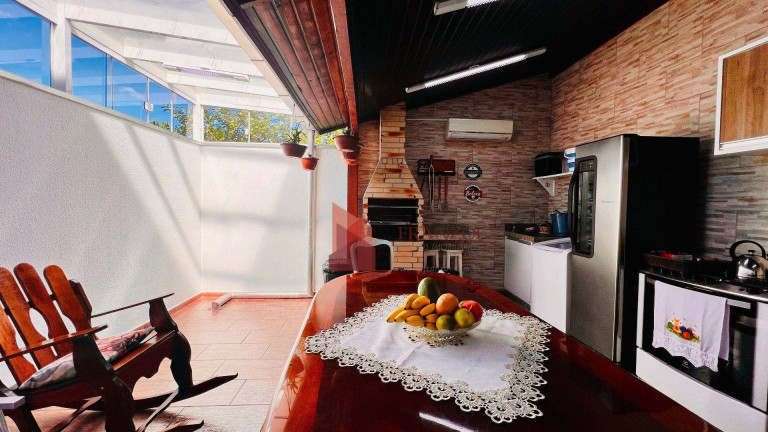 Imagem Sobrado com 3 Quartos à Venda, 230 m² em São Judas - Itajaí Imagem Sobrado com 3 Quartos à Venda, 230 m² em São Judas - Itajaí