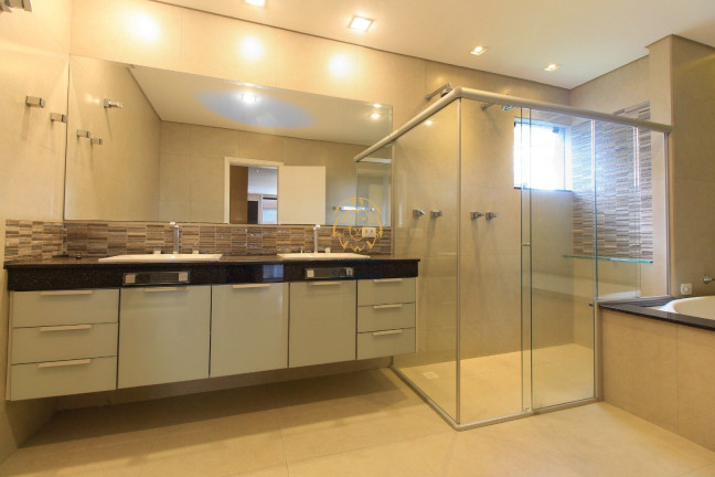 Imagem Casa de Condomínio com 3 Quartos à Venda, 360 m² em Bacacheri - Curitiba