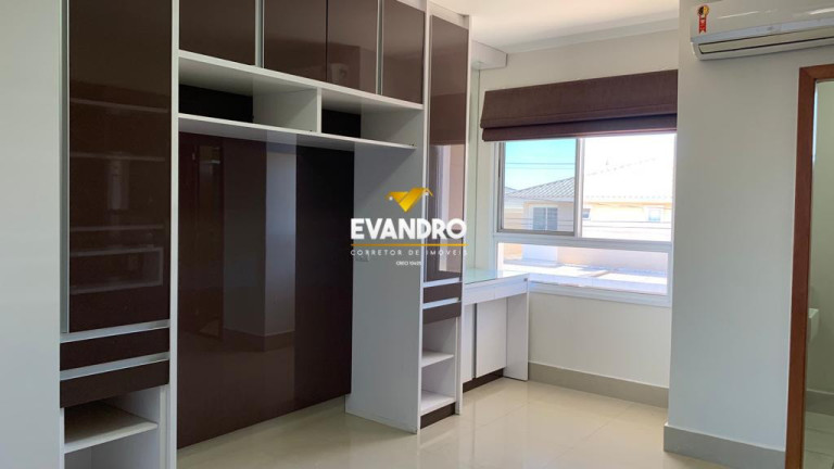 Imagem Casa com 3 Quartos à Venda, 147 m² em Santa Cruz - Cuiabá Imagem Casa com 3 Quartos à Venda, 147 m² em Santa Cruz - Cuiabá