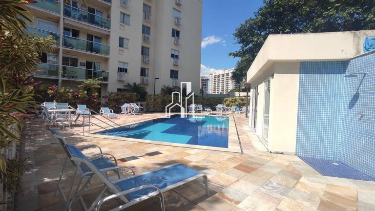 Imagem Apartamento com 2 Quartos à Venda, 60 m² em Camorim - Rio De Janeiro
