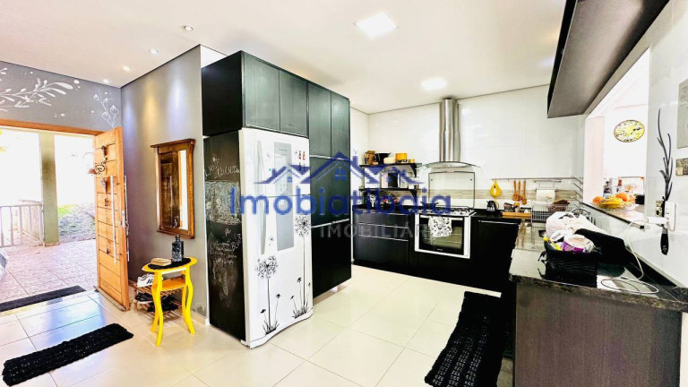 Imagem Casa com 4 Quartos à Venda, 1 m² em Centro - Joanópolis