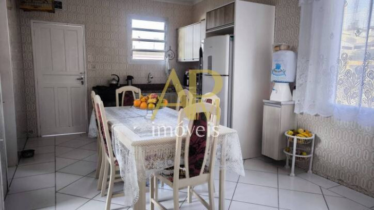 Imagem Casa com 5 Quartos à Venda, 300 m² em Jardim Atlântico - Florianópolis Imagem Casa com 5 Quartos à Venda, 300 m² em Jardim Atlântico - Florianópolis