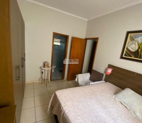 Imagem Casa com 3 Quartos à Venda, 200 m² em Oneida Mendes - Uberaba Imagem Casa com 3 Quartos à Venda, 200 m² em Oneida Mendes - Uberaba