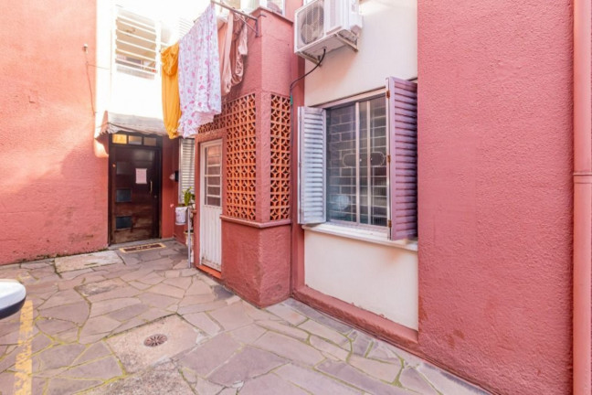 Imagem Imóvel com 4 Quartos à Venda, 74 m² em Petrópolis - Porto Alegre Imagem Imóvel com 4 Quartos à Venda, 74 m² em Petrópolis - Porto Alegre