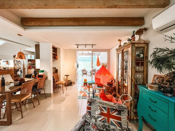 Imagem Casa com 3 Quartos à Venda, 151 m²