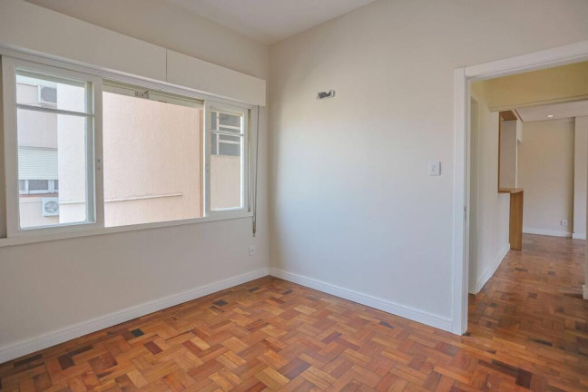 Imagem Imóvel com 2 Quartos à Venda, em Moinhos De Vento - Porto Alegre Imagem Imóvel com 2 Quartos à Venda, em Moinhos De Vento - Porto Alegre