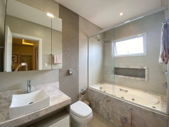 Imagem Sobrado com 4 Quartos à Venda, 413 m² em Centro - Cascavel