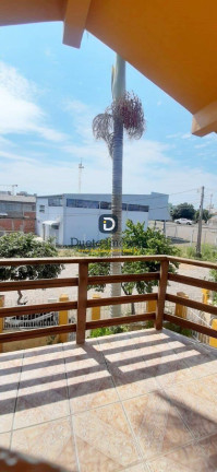 Imagem Sobrado com 6 Quartos à Venda, 294 m² em Camobi - Santa Maria