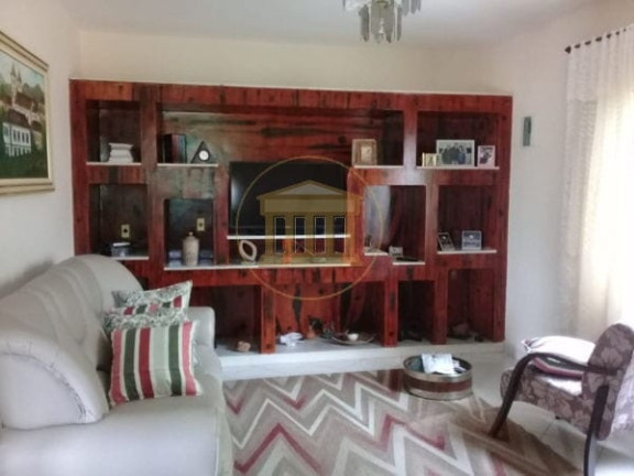 Imagem Casa com 2 Quartos à Venda, 360 m² em água Preta - Pindamonhangaba Imagem Casa com 2 Quartos à Venda, 360 m² em água Preta - Pindamonhangaba
