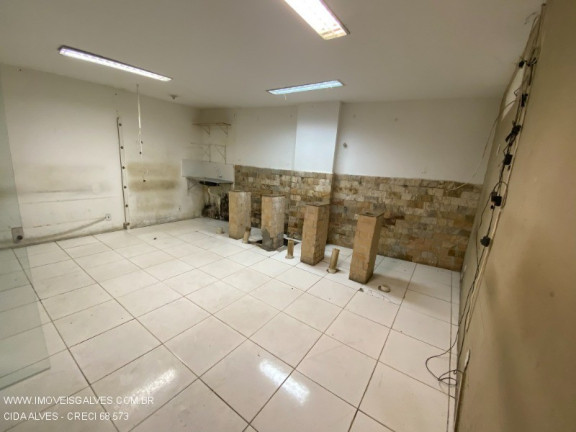 Imóvel Comercial para Alugar,  em Saracuruna - Duque De Caxias