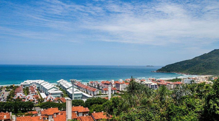 Apartamento com 2 Quartos para Alugar,  em Praia Brava - Florianópolis