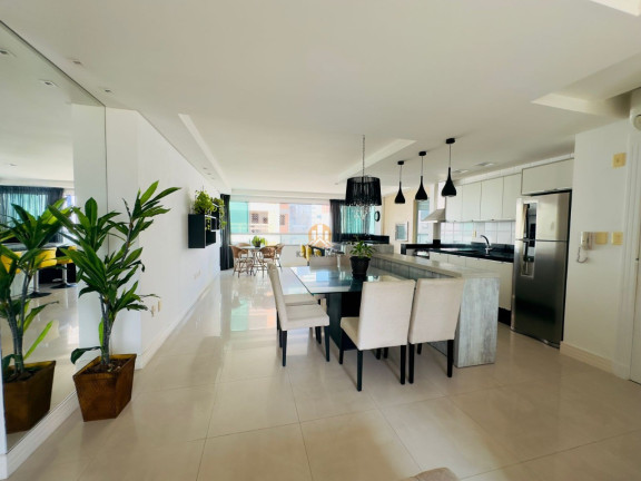 Imagem Imóvel com 3 Quartos à Venda, 121 m² em Centro - Balneário Camboriú Imagem Imóvel com 3 Quartos à Venda, 121 m² em Centro - Balneário Camboriú