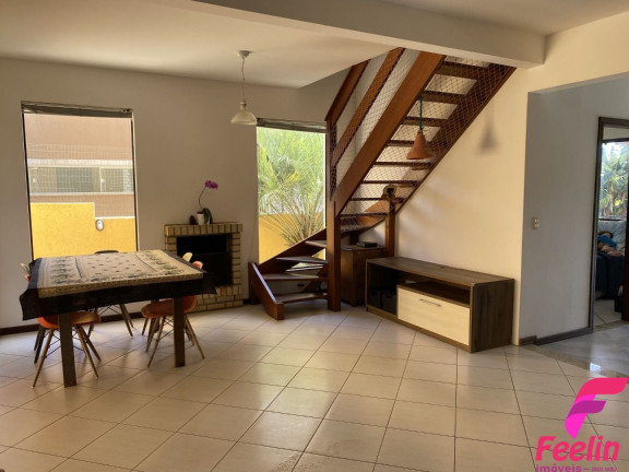 Imagem Casa com 6 Quartos à Venda, 220 m² em Campeche - Florianópolis Imagem Casa com 6 Quartos à Venda, 220 m² em Campeche - Florianópolis
