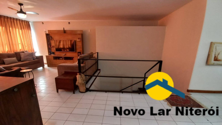 Imagem Casa com 4 Quartos à Venda, 240 m² em Centro - Niterói
