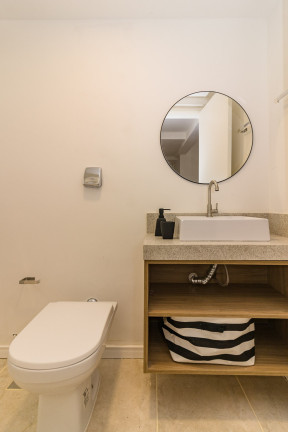 Imagem Imóvel com 1 Quarto à Venda, 32 m² em Centro Histórico - Porto Alegre Imagem Imóvel com 1 Quarto à Venda, 32 m² em Centro Histórico - Porto Alegre