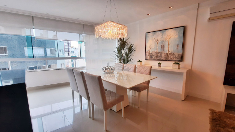 Imagem Apartamento com 3 Quartos à Venda, 256 m² em Centro - Balneário Camboriú Imagem Apartamento com 3 Quartos à Venda, 256 m² em Centro - Balneário Camboriú