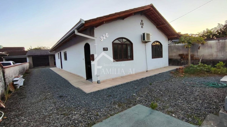 Imagem Casa com 3 Quartos à Venda, 97 m² em Espinheiros - Joinville Imagem Casa com 3 Quartos à Venda, 97 m² em Espinheiros - Joinville