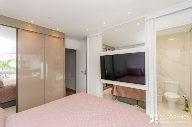 Imagem Casa com 2 Quartos à Venda, 120 m² em Vila Nova - Porto Alegre Imagem Casa com 2 Quartos à Venda, 120 m² em Vila Nova - Porto Alegre