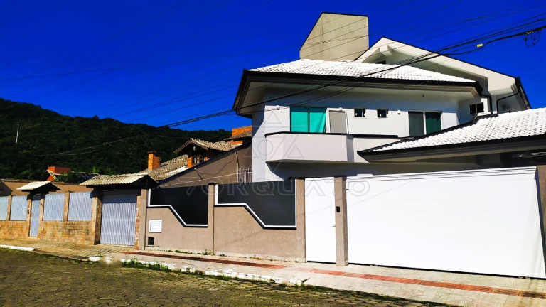 Imagem Sobrado com 4 Quartos à Venda,  em Ressacada - Itajaí
