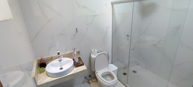 Imagem Casa com 5 Quartos à Venda, 218 m² em Estrada Do Coco - Lauro De Freitas Imagem Casa com 5 Quartos à Venda, 218 m² em Estrada Do Coco - Lauro De Freitas