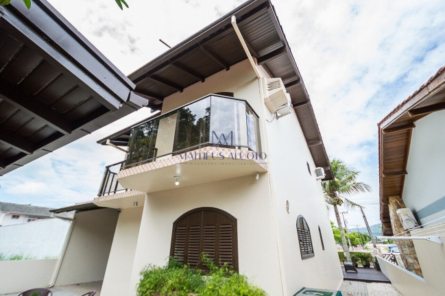 Imagem Casa com 3 Quartos à Venda, 160 m² em Morrinhos - Bombinhas