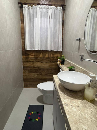Imagem Casa com 4 Quartos à Venda, 240 m² em Balneário - Florianópolis Imagem Casa com 4 Quartos à Venda, 240 m² em Balneário - Florianópolis