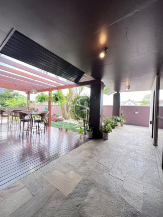 Imagem Casa com 4 Quartos à Venda, em Glória - Joinville Imagem Casa com 4 Quartos à Venda, em Glória - Joinville
