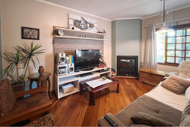 Imagem Casa com 3 Quartos à Venda, 211 m² em Niterói - Canoas Imagem Casa com 3 Quartos à Venda, 211 m² em Niterói - Canoas