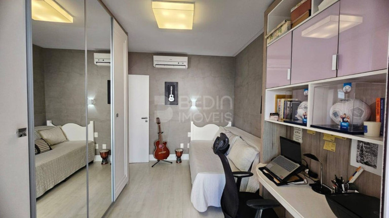 Imagem Apartamento com 3 Quartos à Venda, 177 m² em Centro - Balneário Camboriú Imagem Apartamento com 3 Quartos à Venda, 177 m² em Centro - Balneário Camboriú