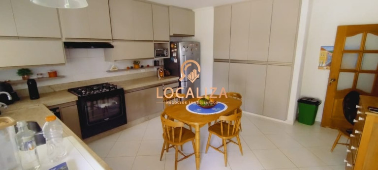 Imagem Imóvel com 4 Quartos à Venda, 450 m² em Centro - Igaratá Imagem Imóvel com 4 Quartos à Venda, 450 m² em Centro - Igaratá