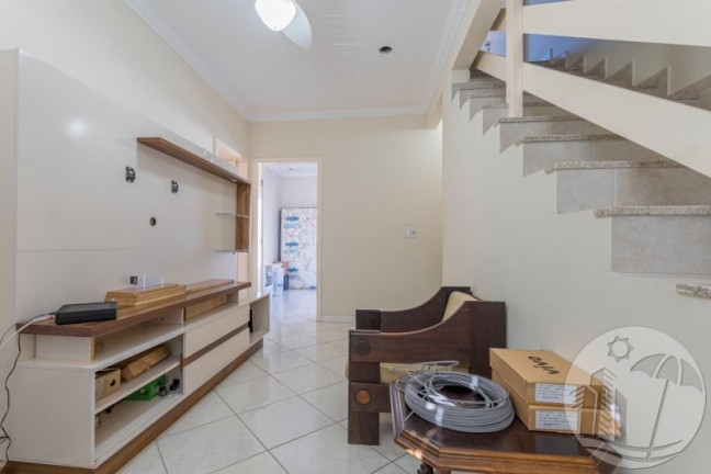 Imagem Casa com 5 Quartos à Venda, 259 m² em Ariribá - Balneário Camboriú Imagem Casa com 5 Quartos à Venda, 259 m² em Ariribá - Balneário Camboriú