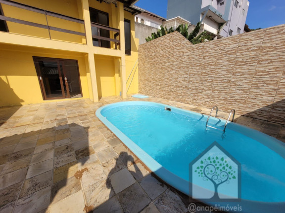 Imagem Casa com 6 Quartos à Venda, 291 m² em Agronômica - Florianópolis Imagem Casa com 6 Quartos à Venda, 291 m² em Agronômica - Florianópolis