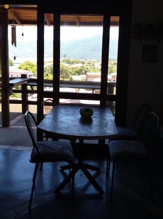 Imagem Casa com 5 Quartos à Venda, 175 m² em Barra Da Lagoa - Florianópolis Imagem Casa com 5 Quartos à Venda, 175 m² em Barra Da Lagoa - Florianópolis