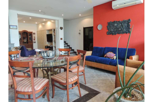 Imagem Casa com 5 Quartos à Venda, em Cristal - Porto Alegre Imagem Casa com 5 Quartos à Venda, em Cristal - Porto Alegre