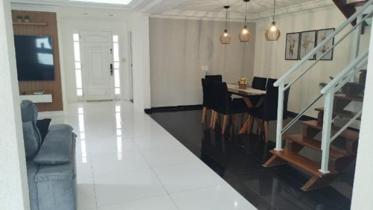 Imagem Casa com 4 Quartos à Venda, 360 m² em Piratininga - Niterói Imagem Casa com 4 Quartos à Venda, 360 m² em Piratininga - Niterói