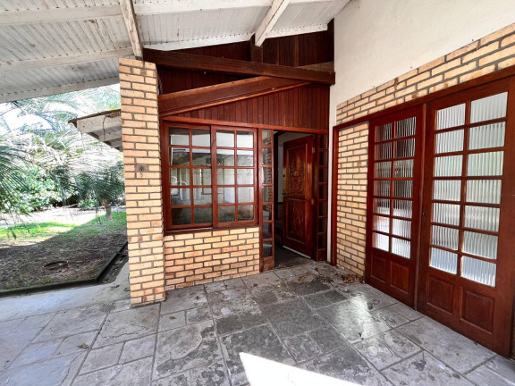 Imagem Casa com 3 Quartos à Venda, em Campeche - Florianópolis Imagem Casa com 3 Quartos à Venda, em Campeche - Florianópolis