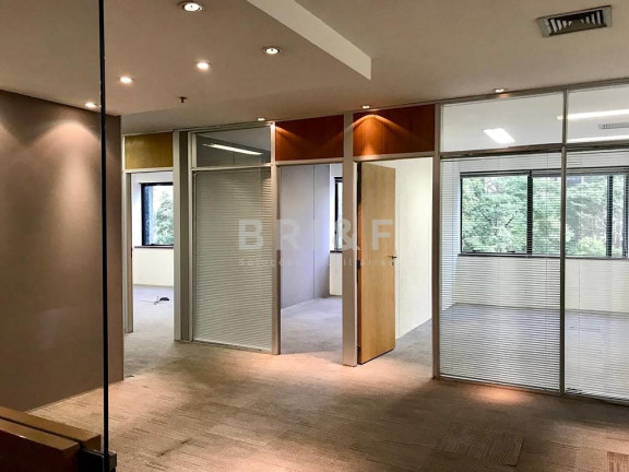 Edifício Residencial para Alugar, 240 m² em Cidade Monções - São Paulo