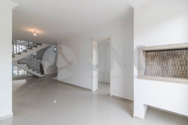 Imagem Sobrado com 3 Quartos à Venda, 220 m² em Jardim Sabará - Porto Alegre Imagem Sobrado com 3 Quartos à Venda, 220 m² em Jardim Sabará - Porto Alegre