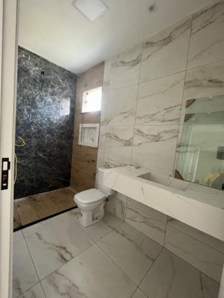 Imagem Casa com 3 Quartos à Venda, 245 m² em Ponta Negra - Manaus Imagem Casa com 3 Quartos à Venda, 245 m² em Ponta Negra - Manaus