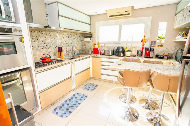 Imagem Casa com 4 Quartos à Venda, 400 m² em Jardim Planalto - Porto Alegre Imagem Casa com 4 Quartos à Venda, 400 m² em Jardim Planalto - Porto Alegre