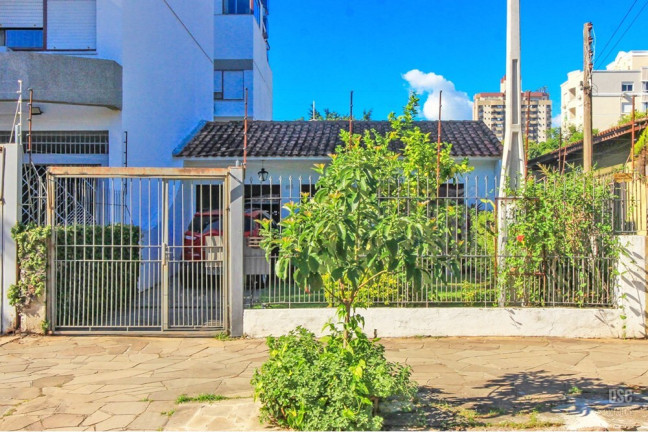 Imagem Casa com 3 Quartos à Venda, 130 m² em Santana - Porto Alegre Imagem Casa com 3 Quartos à Venda, 130 m² em Santana - Porto Alegre