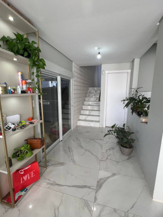 Imagem Casa com 4 Quartos à Venda, 360 m² em Estreito - Florianópolis Imagem Casa com 4 Quartos à Venda, 360 m² em Estreito - Florianópolis