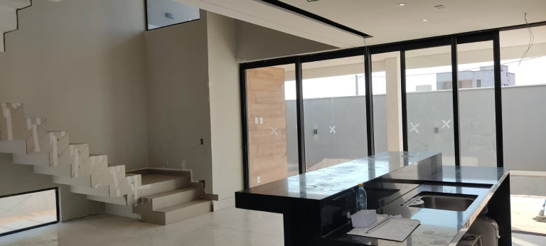 Imagem Casa com 3 Quartos à Venda, 183 m² em Vale Quem Tem - Teresina Imagem Casa com 3 Quartos à Venda, 183 m² em Vale Quem Tem - Teresina